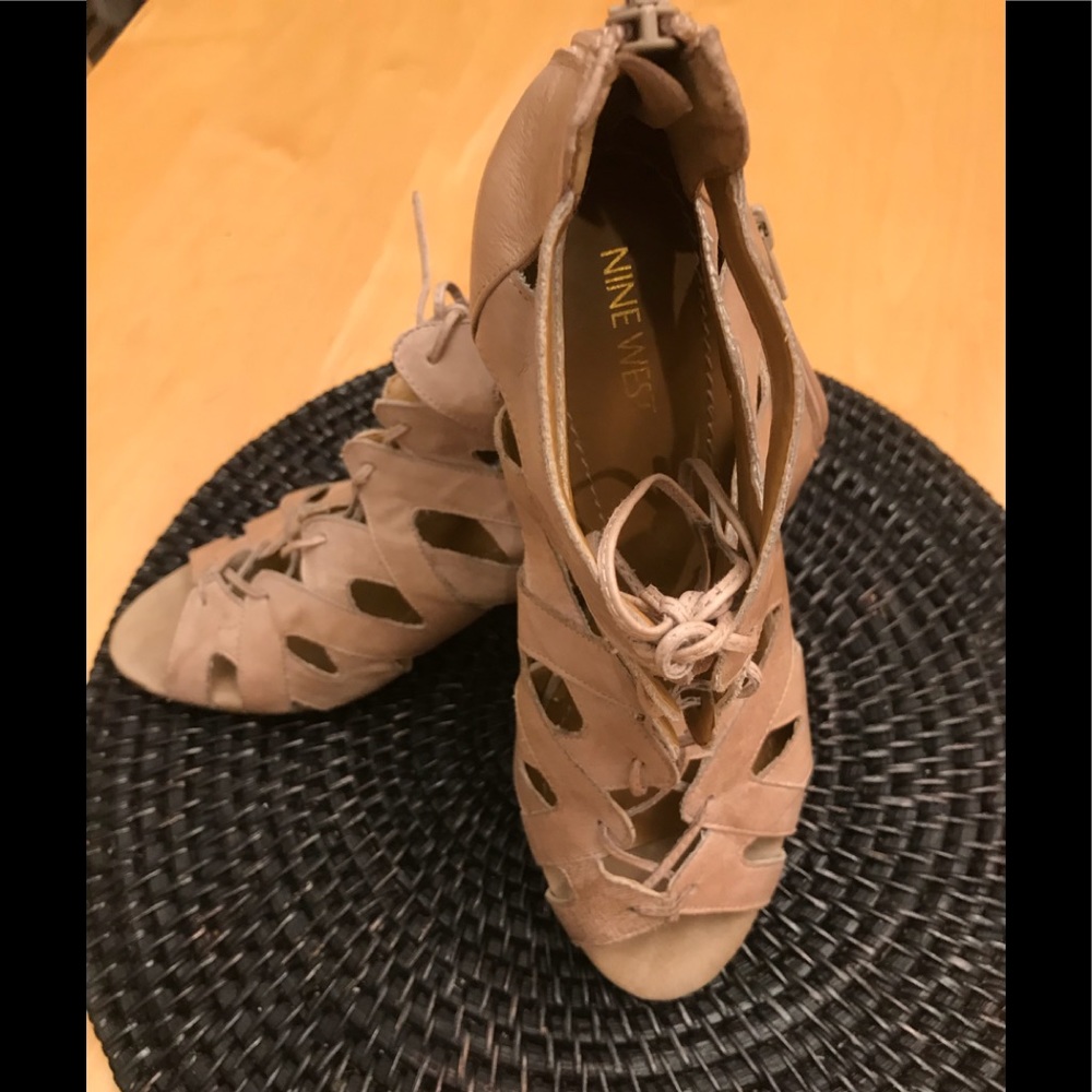 NEW NINE WEST SZ10M Cutout BOOTIES